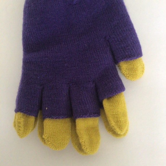 TARGET XHILIRATION FINGERLESS GLOVES AND EXTRA PAIR OF GLOVES NWT - Picture 2 of 6